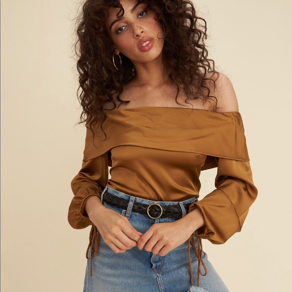 LPA top 34 off shoulder satin bishop sleeve XS